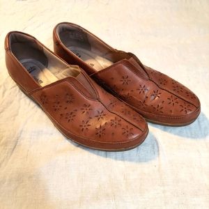 Clark's brown leather eyelet shoes